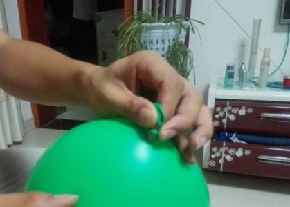 怎样使用气球打结器 