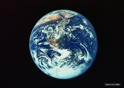 为什么地球的照片看起来是一个正圆,而实际情况却是 