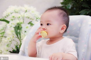 育儿专家建议宝宝自主进食，做父母应该怎么做(专家说要让宝宝自主进食)