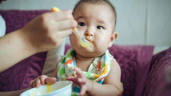 家长错误的喂养孩子,以为胃部撑大能多吃 最终酿成危害 
