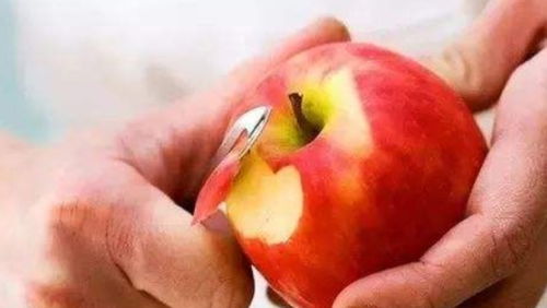 每天吃一个苹果,一段时间后,身体或许会收获这些好处