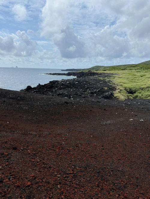 景点前方发来报道 火山喷发遗迹新鼻新山 