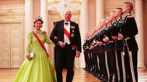 女裁缝成欧洲第一位平民王妃 异国苦恋9年 结婚恩爱50年