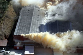 巴西一肥料仓库发生火灾 有毒烟雾蔓延直冲云霄 