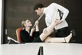 口述：我和男秘书在办公室赤裸大战！