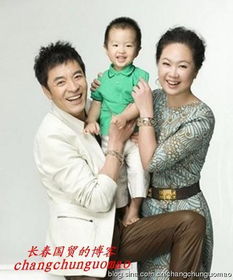 刘威老婆,刘威：与多位娱乐圈美女有过恋爱，娶化妆师，现一家三口幸福美满