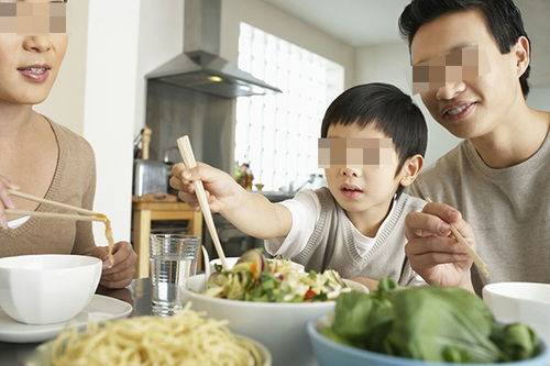 同一个妈生的孩子,为啥有的好看,有的却很普通 受这些因素影响