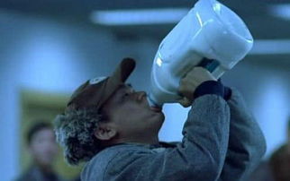 王宝强1桶牛奶可以忍,王传君44个包子可以忍,最后一个忍不了