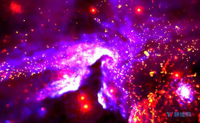 NASA用VR模拟黑洞人马座A 周围宇宙的500年演化
