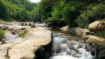 似人间之水天上来,如卧龙饮涧故取名,天水涧漂流景区 