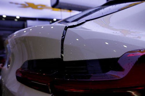上海宝马车主一致选择的贴膜,xpel贴膜中心为宝马X4整车装贴
