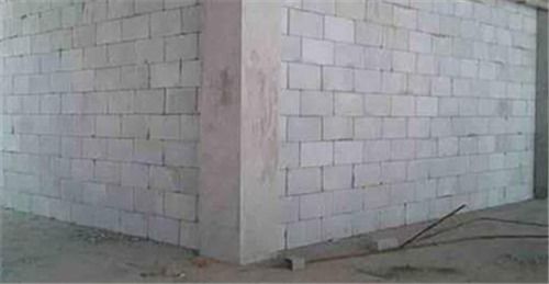 加气砖墙面如何贴瓷砖