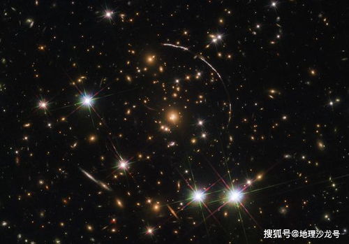 猎犬座旋涡星系M94,一个正在经历狂暴恒星诞生期的 星暴星系