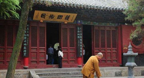 葬礼 寺庙 ,这些地方不能带孩子去,不是因为迷信而是科学