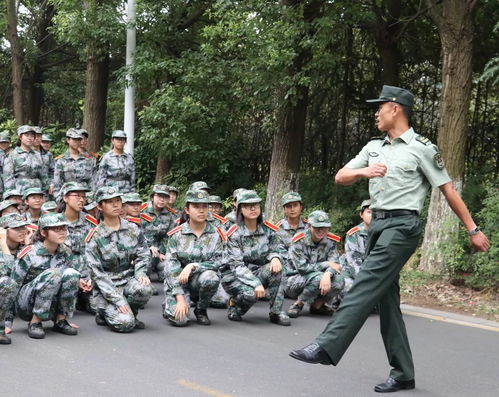 军训直播间 你穿迷彩服的样子可真好看呀