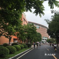 广州哪里可以免费停车的地方(广州大学城免费停车场那里有)