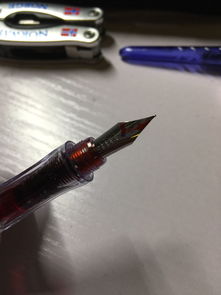 钢笔吸完墨水以后笔尖残留的墨水要擦掉吗 用什么擦 另问 吸墨水时笔尖的哪里浸没即可 