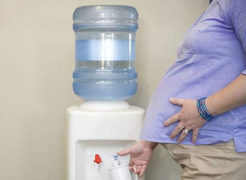 原创孕期饮水时，这三种“辅料”要留意，可能会引起胎儿羊水污染