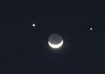 广州 8年一见双星伴月今晚上演 28日金星全年最亮