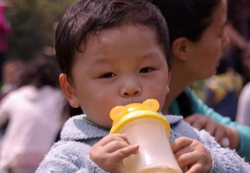 育儿专家 孩子6岁前,4种食物别喂,伤脾难发育,家长要谨记 脾胃 