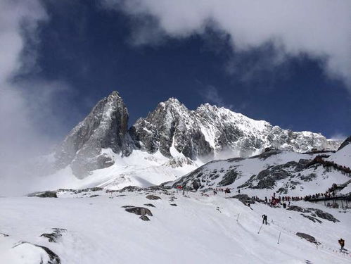 珠峰早被成功登顶,为何5596米的玉龙雪山至今却无一人登顶