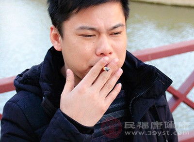 男人怎么去除眼袋 这种方法可以帮你缓解眼袋