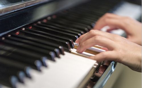 钢琴演奏 弹钢琴,正确的手型是如何练成的
