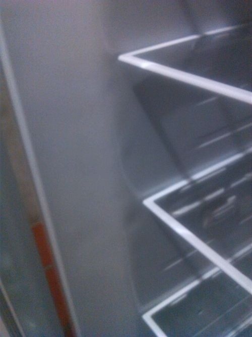 冰箱左侧内壁凹凸不平是什么回事 