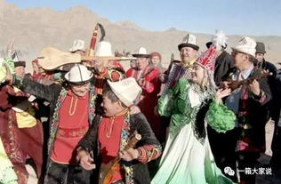 穿上漂亮的柯尔克孜族服装,做你美丽的新娘 