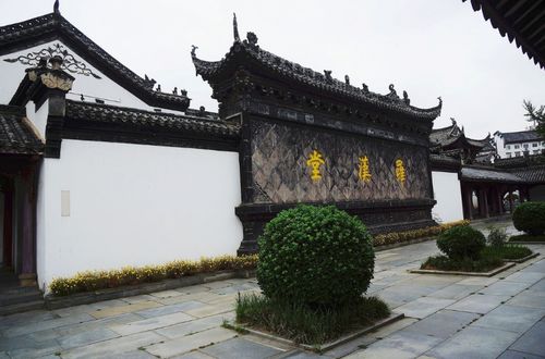 中国最 好玩 寺庙,游客数罗汉给自己算命,去过的都说很灵