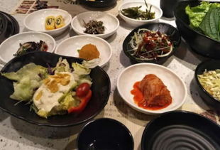 韩国普通家庭真实晚餐 来客人也只买了一点肉,网友 饭菜太简陋 