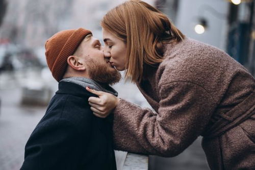 婚姻中遇到 女强人 要珍惜,因男人的成功是 被逼 的,别不信