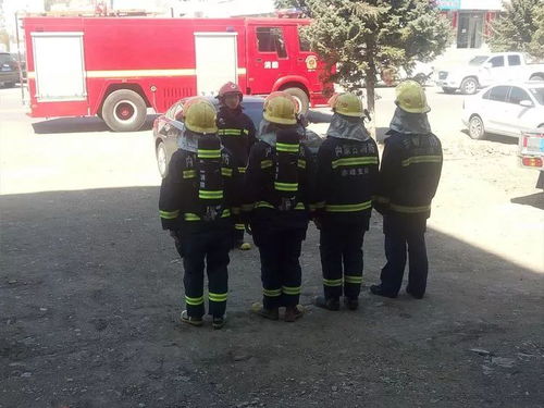 克旗消防大队消防员,到领航幼儿园做消防演练活动