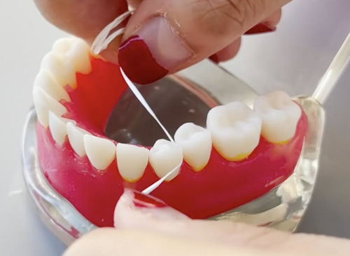什么是牙线 牙线棒是一次性的吗？牙线棒可以重复使用吗？重复使用会对身体有什么影响？ 