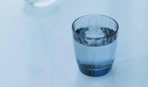 玻璃杯 保温杯 陶瓷杯...到底什么杯子喝水好