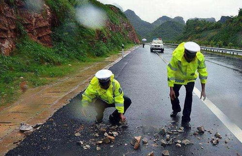 高速开车遇到石头,躲过去还是直接撞 交警 最后再说一次