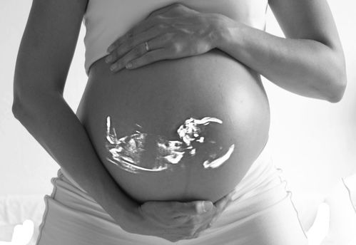 原创胎宝宝和妈妈互动的几种方式，各位宝妈接招吧！