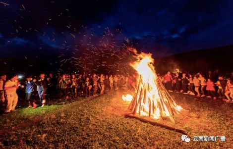 夜听丨新闻地理 彝族火把节 