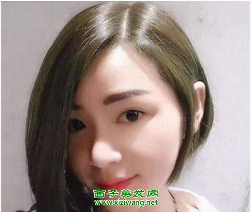 女生两边不对称短发发型 一长一短女生短发 