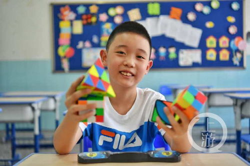 12.73秒 重庆8岁男孩获魔方公开赛三阶速拧冠军