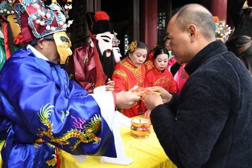 今天,山塘街迎来了 财神爷 ,赶紧来围观 