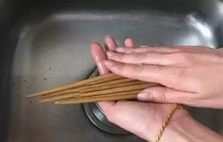 搜狐公众平台 正确的洗筷子方式,原来你一直不懂 