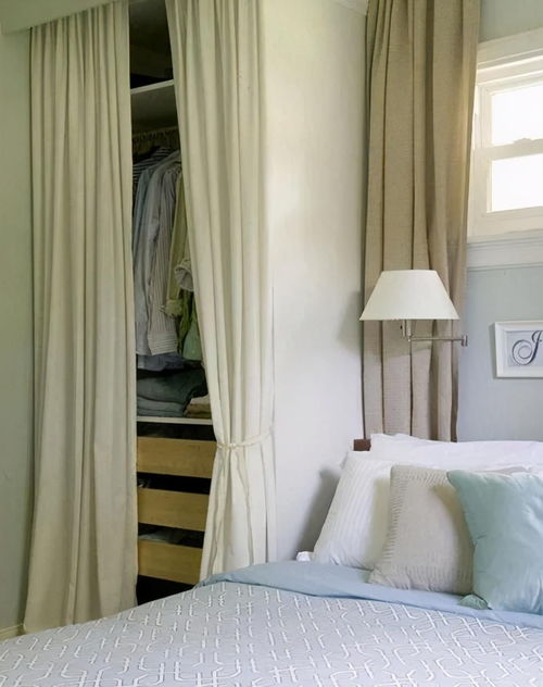 床头两侧利用好,最小的空间腾出衣帽间,比花费2间房打造效果好