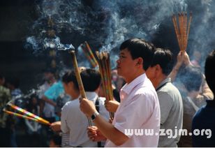 梦见烧香拜佛求子是什么意思梦到烧香拜佛求子好不好(梦见去庙里求子是什么意思)