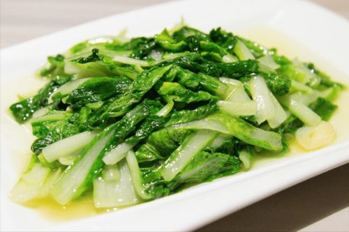 炒青菜,不变色不出汤是基础,广东大厨分享2个窍门,好看又好吃