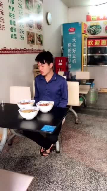 服务员如何提高服务水平？