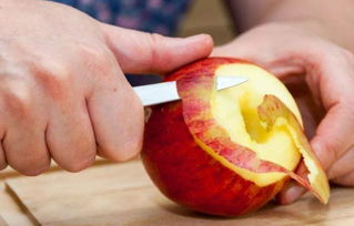 吃苹果时,到底要不要削皮 答案可能与你想的不同