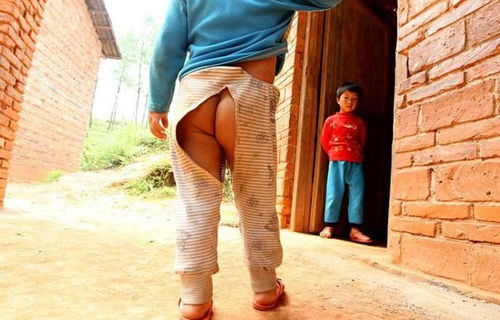 宝宝不能穿开裆裤 1岁前这样搭配,不仅好处多父母带娃也更方便