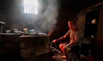 还记得重庆农村的灶台吗 会用它烧火的举手