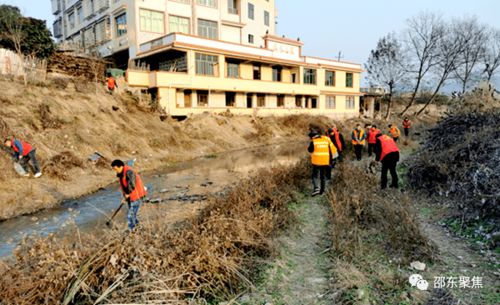 邵东灵官殿开展河道大清理行动